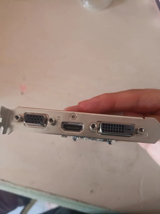 Tarjeta Gráfica ASUS Radeon R5 230 1GB DDR3
