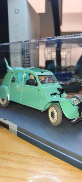 Tintín 1/24 Citroen 2cv