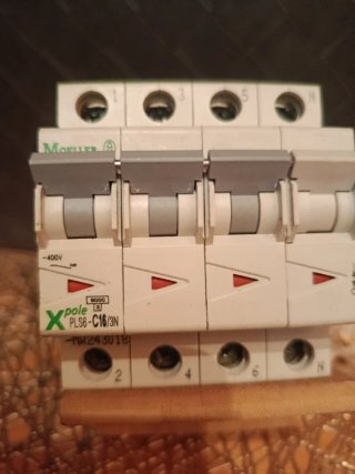 Interruptor magnetotérmico Moeller PLS6-C16/3N