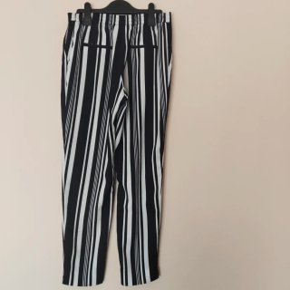 Conjunto Zara S: Camiseta estrella y pantalón raya