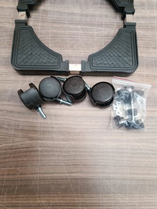 Base ajustable con ruedas para butano, cajas etc