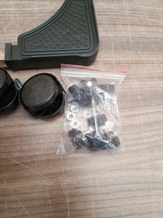 Base ajustable con ruedas para butano, cajas etc