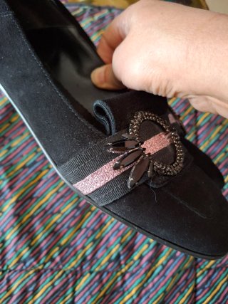 Ballerine Nere con Dettagli Rosa e Fibbia