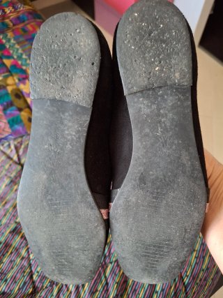 Ballerine Nere con Dettagli Rosa e Fibbia