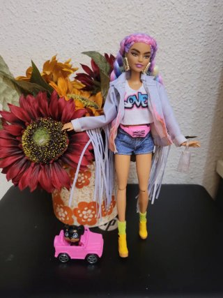 Muñeca Barbie articulada con accesorios