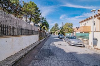 Chalet en venta en Zubia (La)