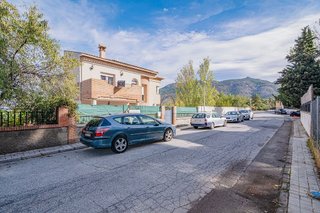 Chalet en venta en Zubia (La)