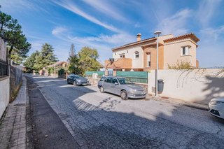 Chalet en venta en Zubia (La)