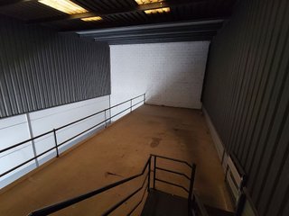 Nave industrial en venta en Velilla de San Antonio