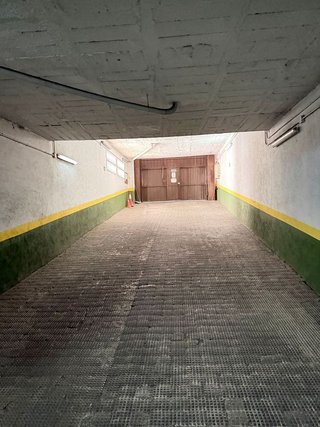 Garaje en venta en Moscardó en Madrid