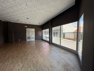 Local comercial en venta en Boiro