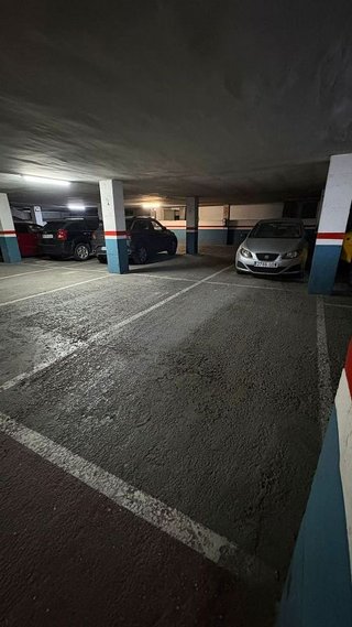 Garaje en venta en Sant Josep en Hospitalet de Llobregat, L´