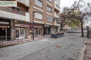 Local comercial en venta en Pajaritos - Plaza de Toros en Granada