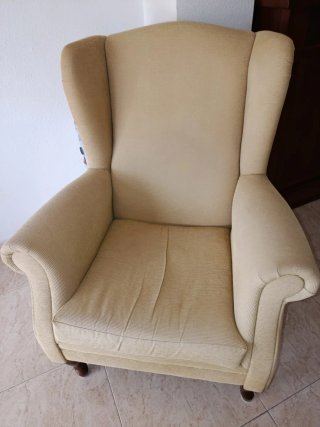 Sillón beige de tela