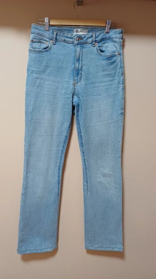 Pantalón vaquero Zara azul claro