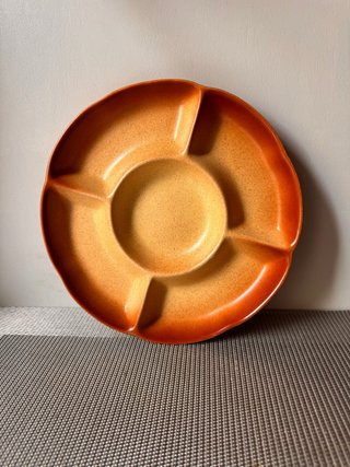 Plato cerámica aperitivo naranja y amarillo.