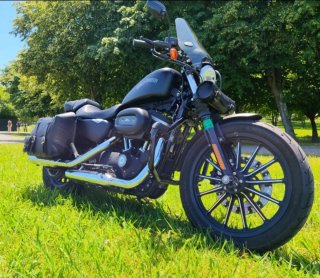 Harley Davidson iron 883