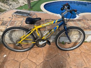 Bicicleta Orbea Azul y Amarilla
