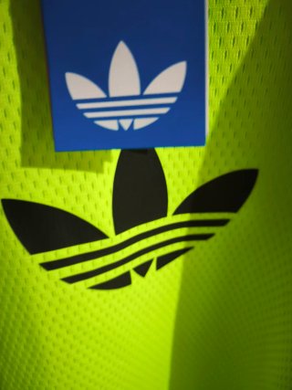 Camiseta Adidas verde neón