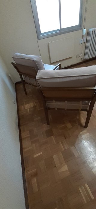 2 Sillones Individuales Madera y Tela Beige
