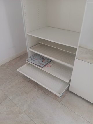 Armario blanco con paneles de espejo 2m