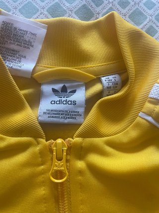 Conjunto 2 sudaderas niño 7-9 años. 2x20€.