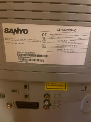 Televisor Vintage Sanyo Gris con DVD