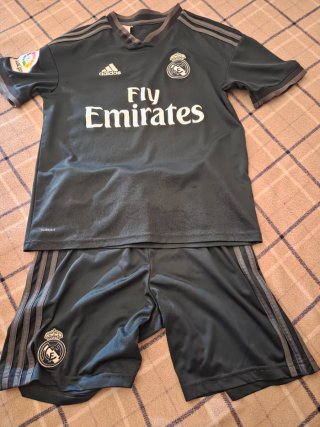 Conjunto Real Madrid Niño  talla UK 13-14 US L