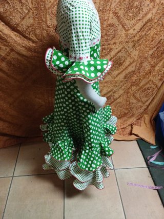 Traje de flamenca niña verde lunares