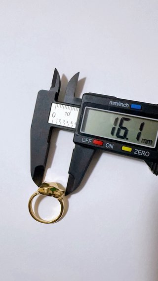 Anello in oro 18kt 750 a forma di testa di pantera