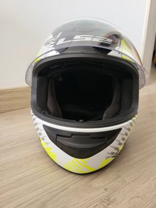 Casco Integral Moto Negro y Amarillo