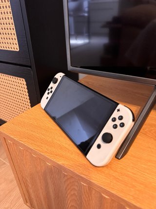 Nintendo Switch OLED Blanca y Negra