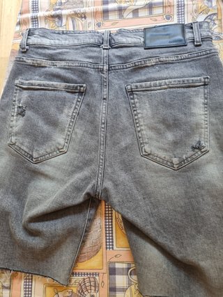 Pantalón corto vaquero gris Zara