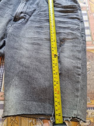 Pantalón corto vaquero gris Zara