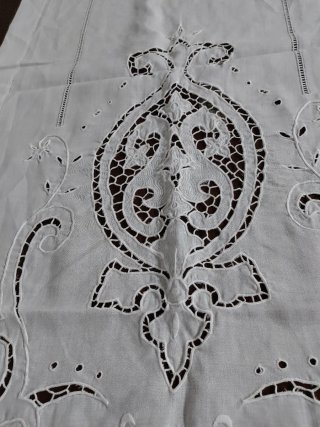 Tendina ricamata a mano in lino cm 125x57