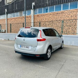 Renault Grand Scenic 2011
