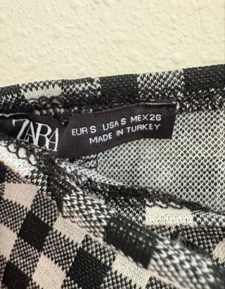 Vestido de tirantes con estampado de cuadros