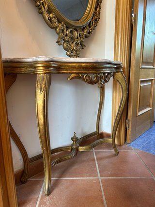 Mueble Consola de entrada dorada con espejo