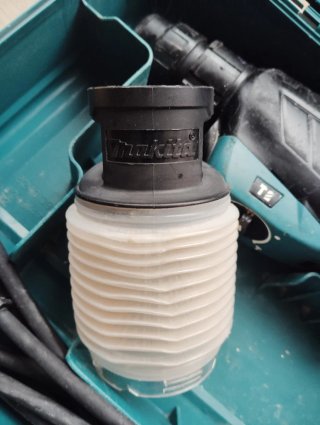 Taladro Makita HR2630 con maletín