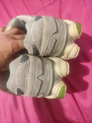 Zapatillas New Balance 9060 Beige/Gris Talla 39