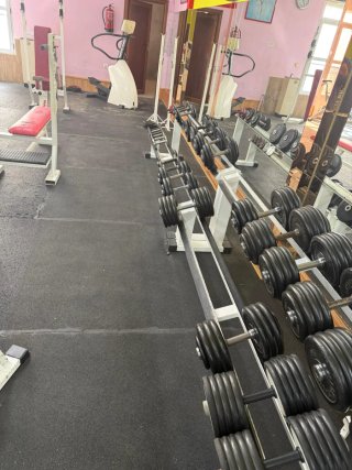 Pesas y mancuernas para gimnasio