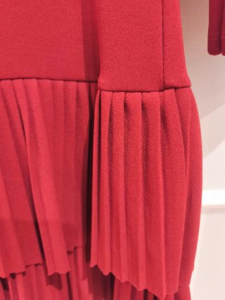 Vestido rojo con volantes plisados Talla S
