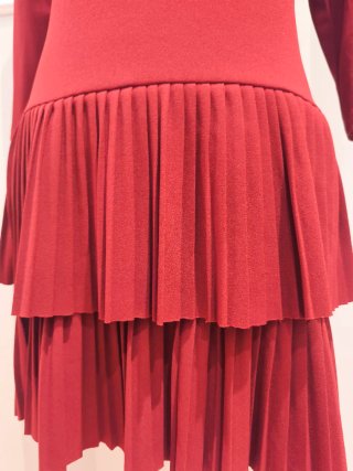 Vestido rojo con volantes plisados Talla S