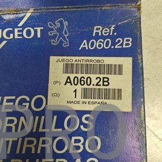 JUEGO TORNILLOS ANTIRROBO PEUGEOT NUEVO A0602B
