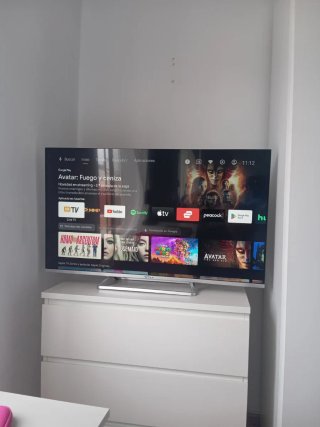 Tesla 42 Smart TV