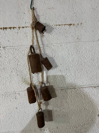 Campanelle decorative in metallo arrugginito