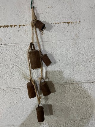 Campanelle decorative in metallo arrugginito