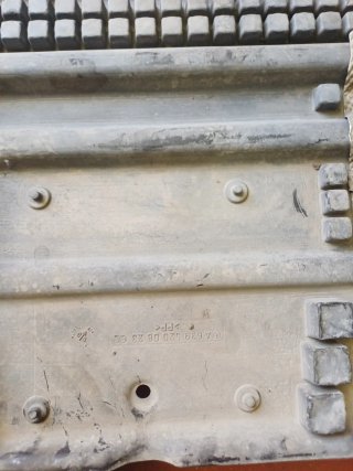 Tapa protectora inferior motor