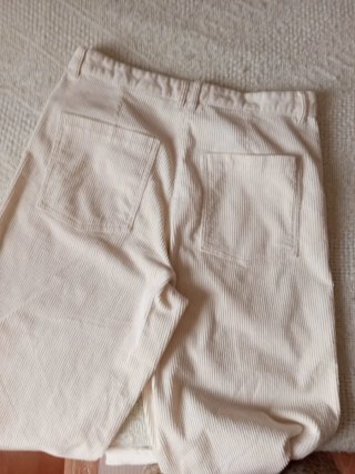 Pantalón pana pierna ancha beige
