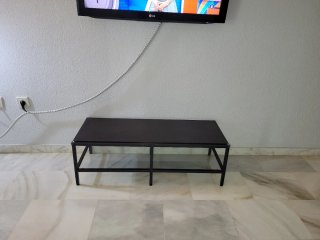Mesa de TV negra